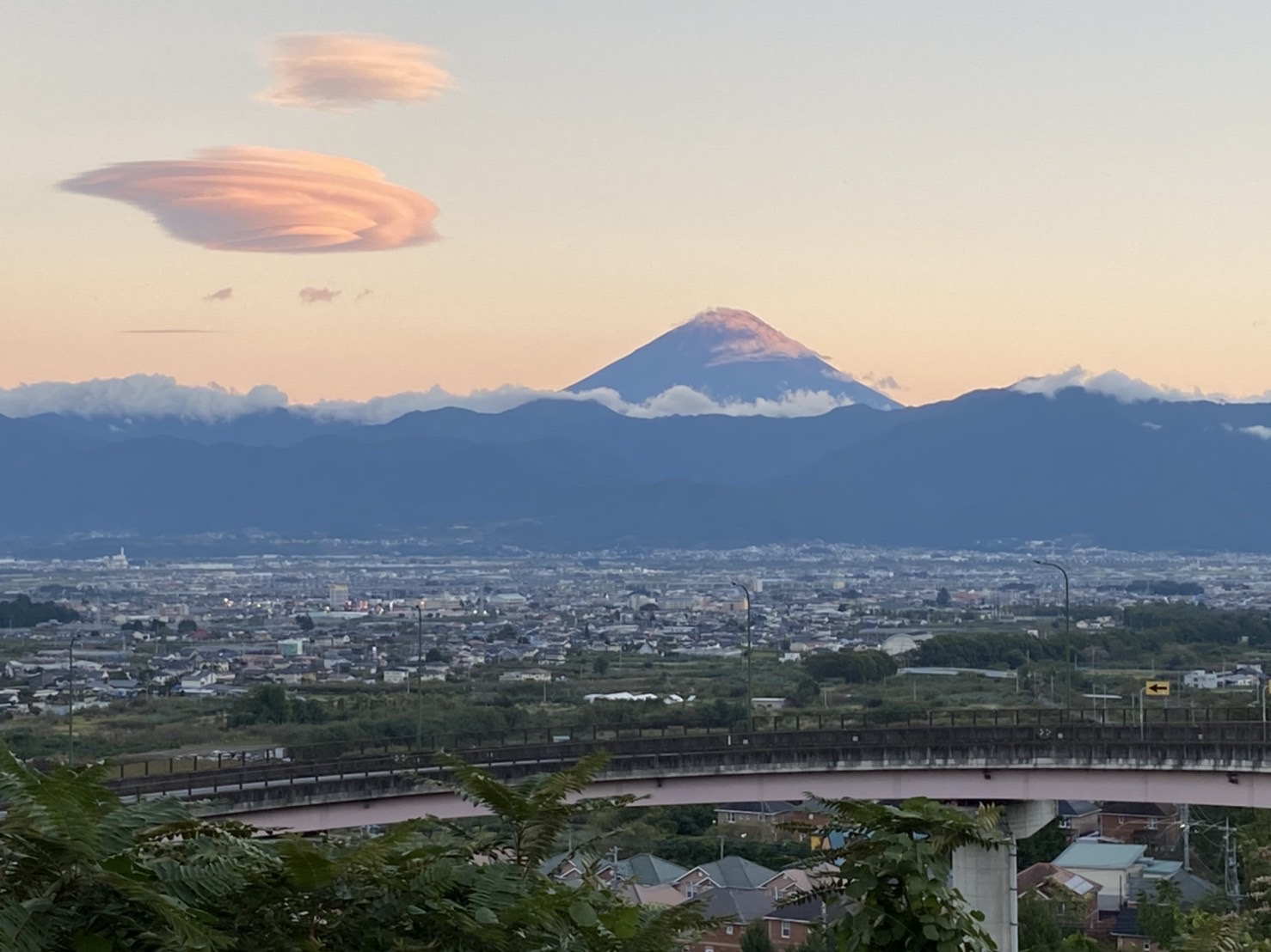 【UFO接近⁉　富士山】南アルプス市